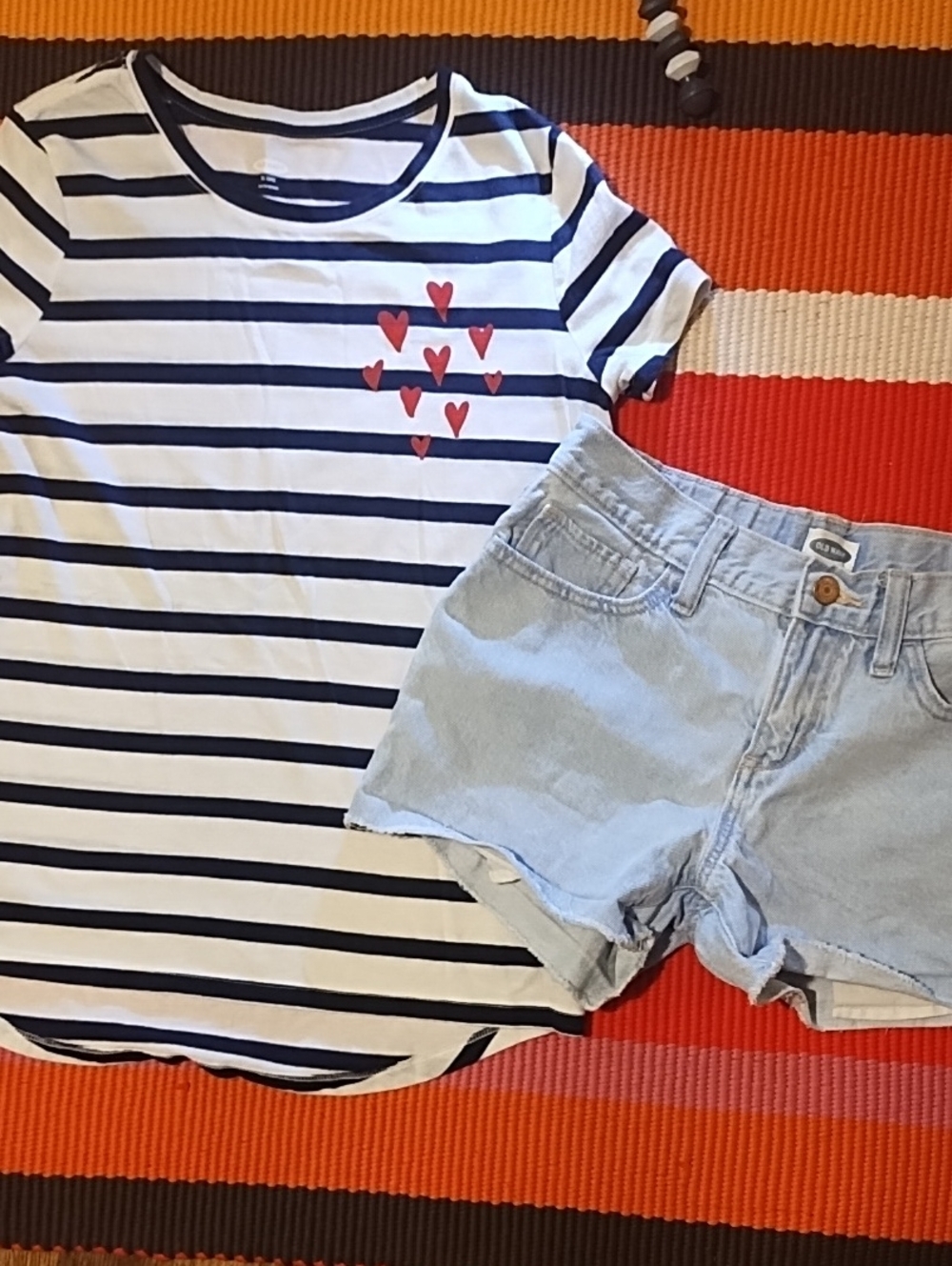 Old Navy Navy & White Striped Tee with Red Heart  And Shorts. Girl's 14 Like New